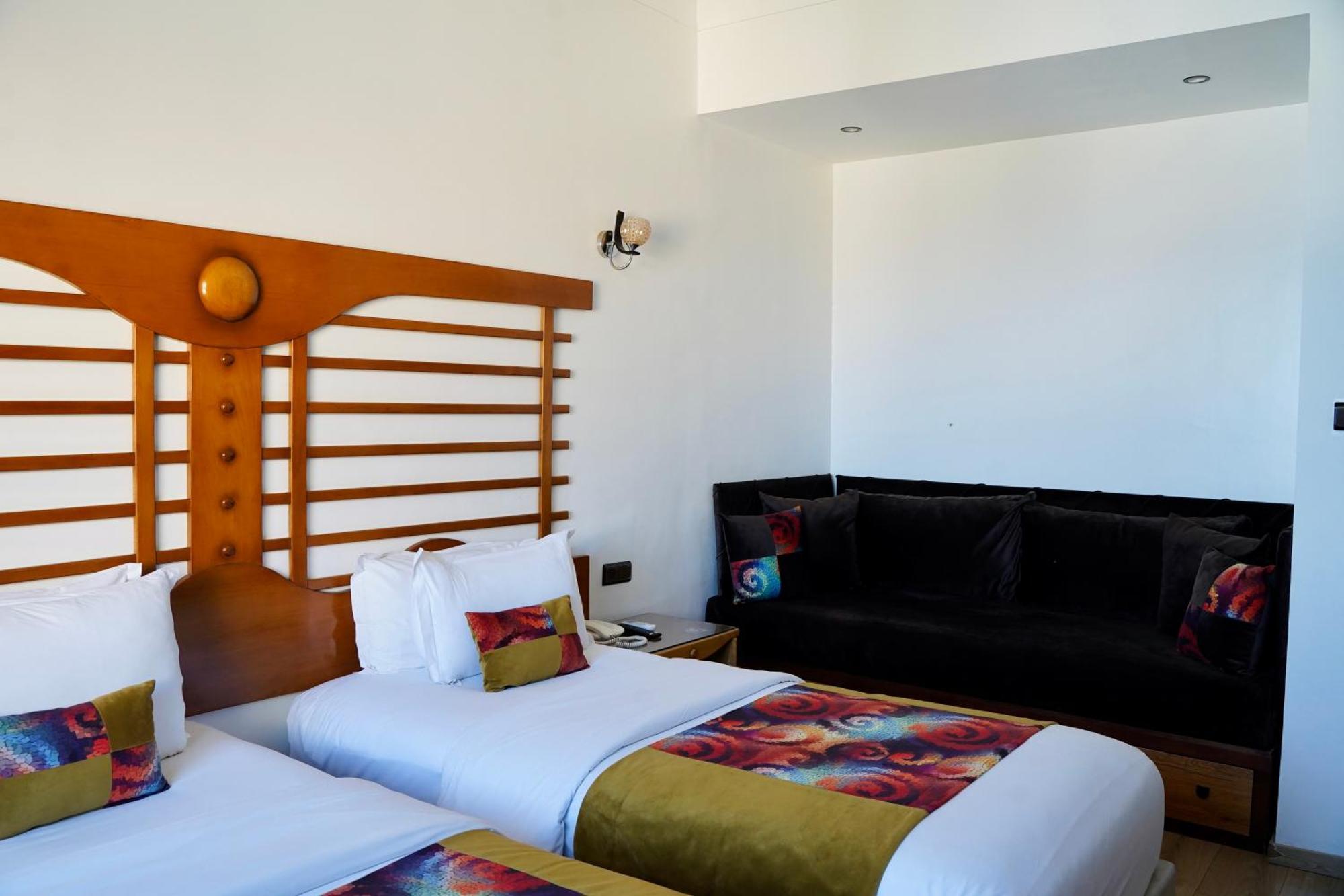 Hotel Rembrandt Tangier Bagian luar foto